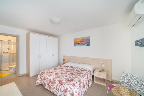 Apartment image 10