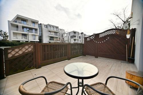 One-Bedroom Apartment image 4