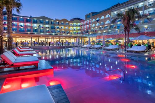 Udvendig, Mediterraneo Bay Hotel & Resort in Roquetas De Mar