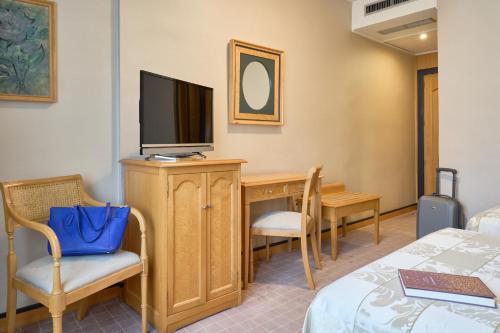 room detail thumbnail 1