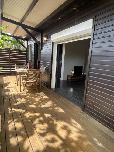 Appart Damazonie T1BIS calme idéalement situé (Appart Damazonie T1BIS calme idealement situe) in Remire-Montjoly