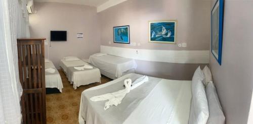 1 double bed, 3 twin beds