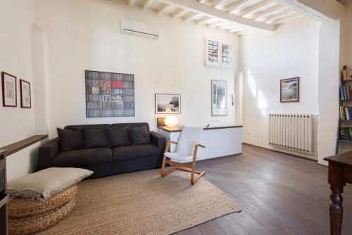 One-Bedroom Apartment image 10