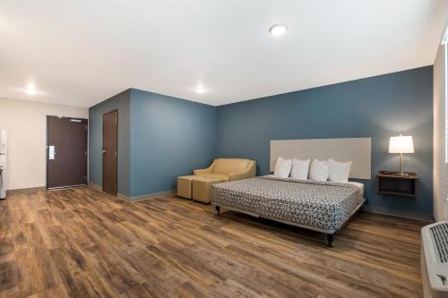 WoodSpring Suites South Brunswick - Princeton - image 2
