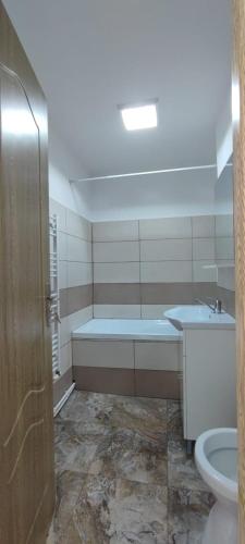 Apartament 3 camere, Parcare gratuita, Central - Apartment - Râmnicu Vâlcea