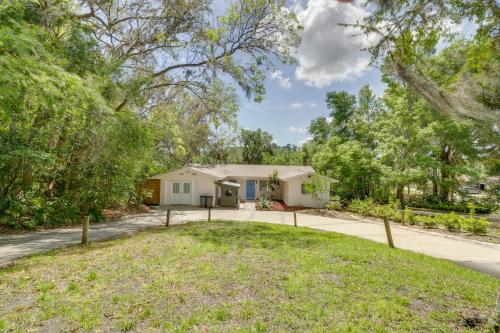 Dock and Kayaks Riverfront Dunnellon Home! in Dunnellon