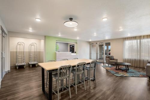 WoodSpring Suites South Brunswick - Princeton in Monmouth Junction, USA