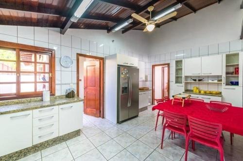 Four-Bedroom House room in House Jurerê Internacional