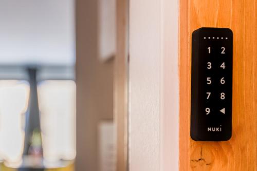 MIKKA CLOS MIKKA CLOS