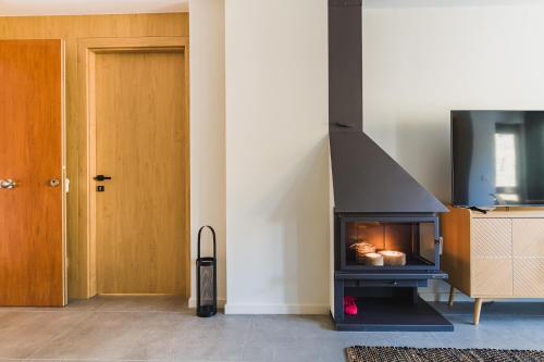 MIKKA CLOS MIKKA CLOS