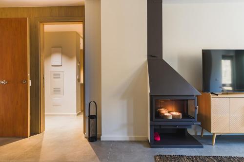 MIKKA CLOS MIKKA CLOS