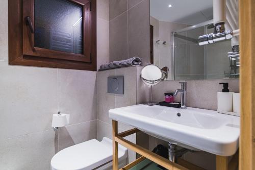 MIKKA CLOS MIKKA CLOS