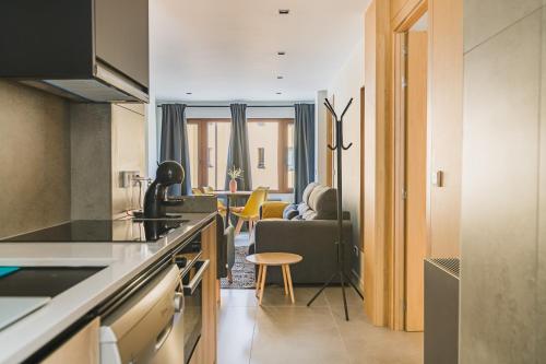 MIKKA CLOS MIKKA CLOS