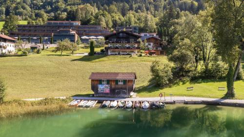 Apartment with Lake View