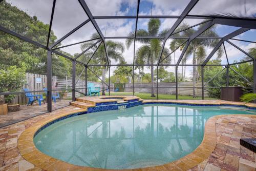 Swimming pool, Dog-Friendly Margate Home with Lanai and Hot Tub! in Margate
