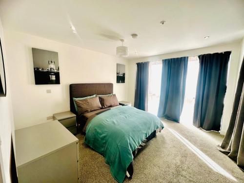 Hemel Apartments- Sunset retreat in Hemel Hempstead