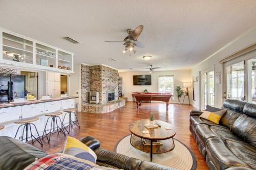 Mineola Lake House w/ Dock & Fire Pit! in Mineola (TX)