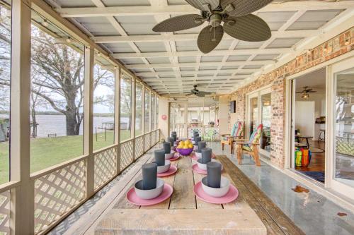 Mineola Lake House w/ Dock & Fire Pit! in Mineola (TX)