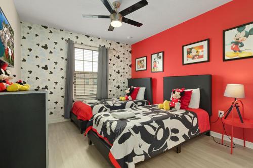 Mickeys Haven 5 Bdrm 4 Bath in Solterra 2355 in Davenport, USA