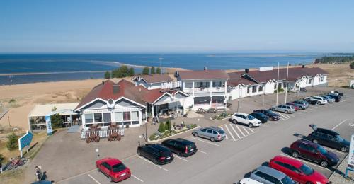 . Hotel Lokkilinna