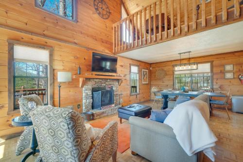 Central Sevierville Cabin with Hot Tub and Views! in Sevierville, USA