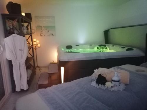 L'INSTANT ZEN NATURISTE ONLY ADULTE chambre d'hôte Saint-Hilaire-de-Chaléons