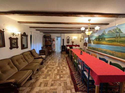 Alma Hof Vendégház (Alma Hof Vendeghaz) in Magyarlukafa
