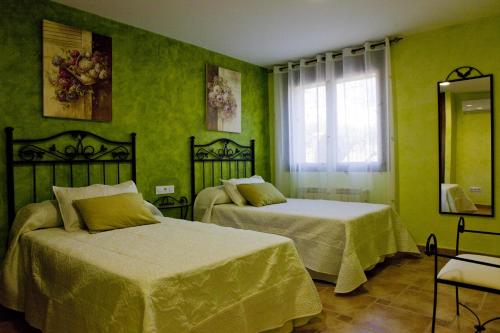 2 twin beds
