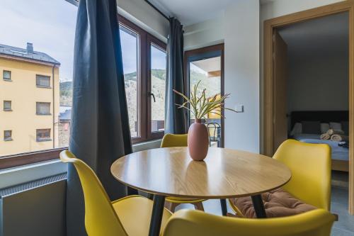 MIKKA CLOS MIKKA CLOS