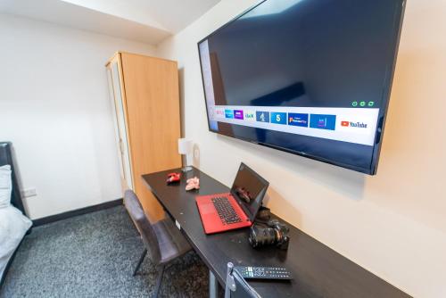 STAYSA Equipped studios near QE and UOB in GuestHouse close to the city!, Birmingham (foto 4)