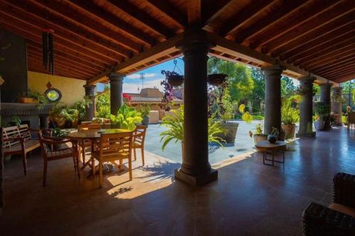 Preciosa casa La Tolina en Puebla in Santa María Tonantzintla, Mexico