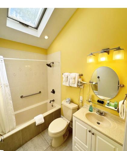 Junior King Suite image 6