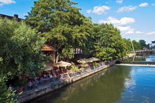 Gideon Hotel - image 14
