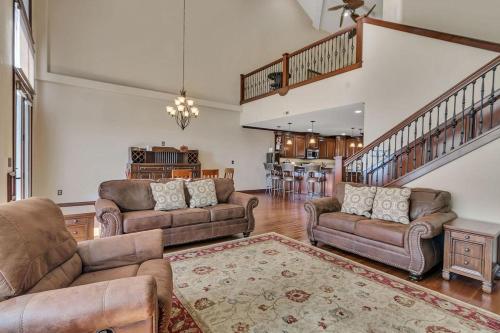 Hawthorne -- 1427, Branson