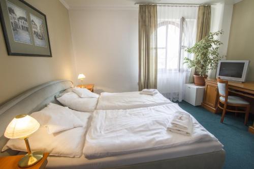 1 queen bed