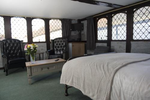 The Sun Hotel Room Type - Deluxe Double Room with Bath