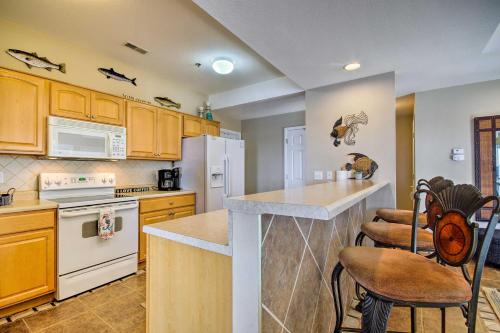 Lake Ozark Condo with Pool Access and Water Views!