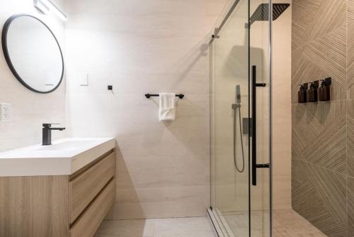 Thena Hotel - Ground Floor 1 Bedroom Suite in Philadelphia, USA