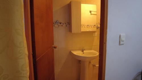 Noras Homestay Laureles