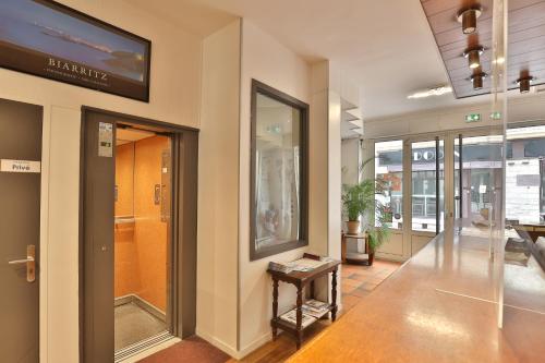 Lobby, Hotel Marbella in Biarritz