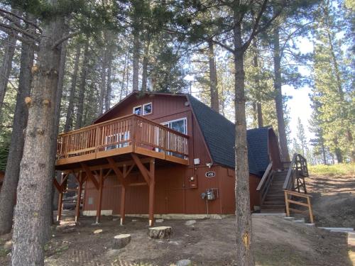 A Cozy Cabin Steps From Mountain Trails And Hiking