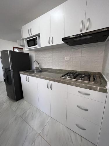 Liliana Prado Edificio Bailey Boat Apt 303 - image 2