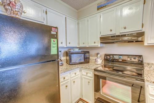 Condo with Pool and Beach Access 1 Mi to Pier! - image 12