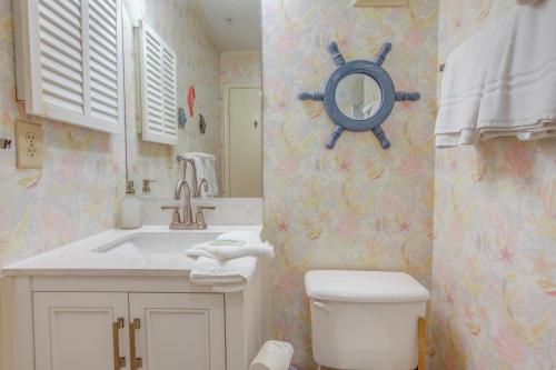 Condo with Pool and Beach Access 1 Mi to Pier! - image 14
