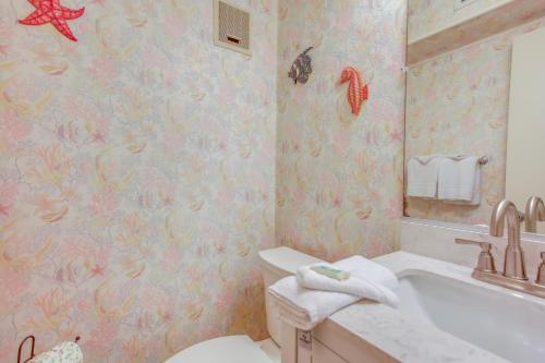 Condo with Pool and Beach Access 1 Mi to Pier! - image 11