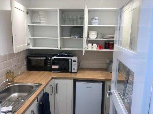 Konyha, A secluded Garden Room in sunny Southport in Southport