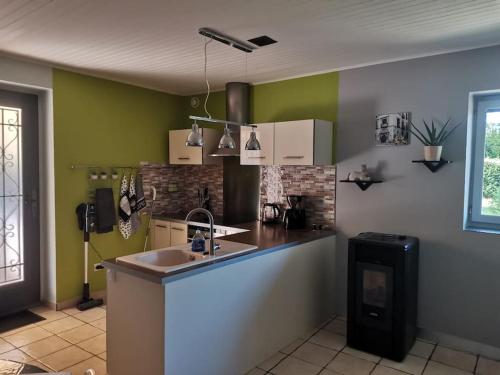 LE MACHAON , Gîte rural *** avec espace piscine privé (LE MACHAON , Gite rural *** avec espace piscine prive) in Champagneux ciems