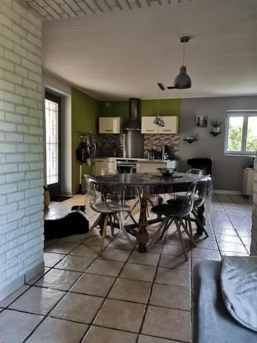 LE MACHAON , Gîte rural *** avec espace piscine privé (LE MACHAON , Gite rural *** avec espace piscine prive) in Champagneux ciems