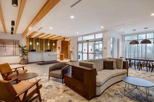 Fairfield Inn & Suites by Marriott Minneapolis Downtown - image 3