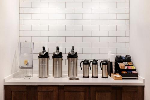 Fairfield Inn & Suites by Marriott Minneapolis Downtown - image 2